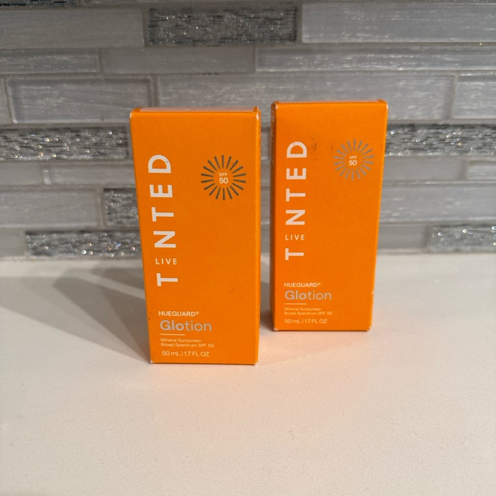 Tinted Mineral Sunscreen - Medium Light
Bundle of (2)